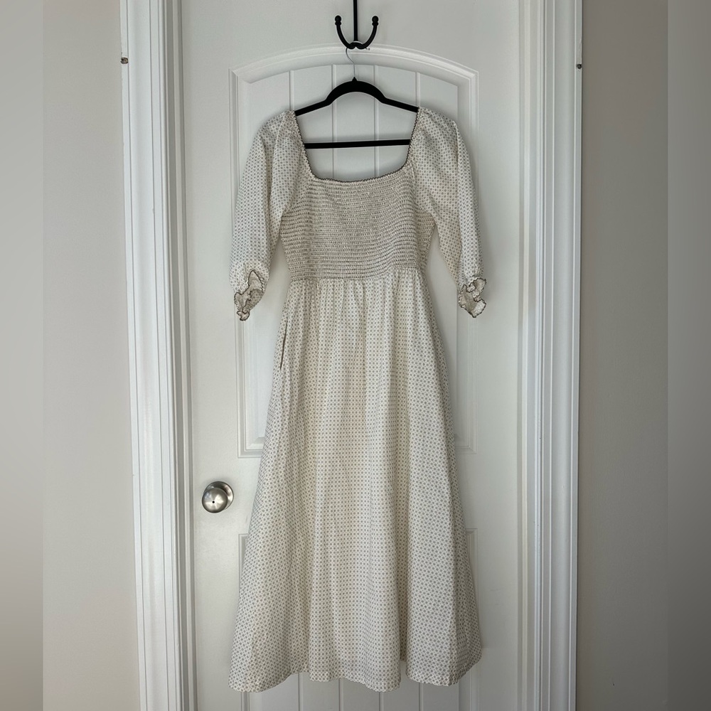 Neuflora Alivia Dress size small in cream EUC